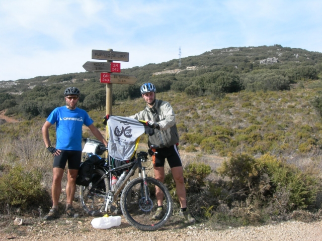  我们到达十字路口 